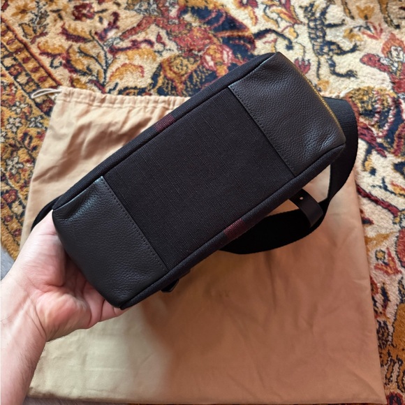 Burberry Camera Bag - Picture 4 of 10